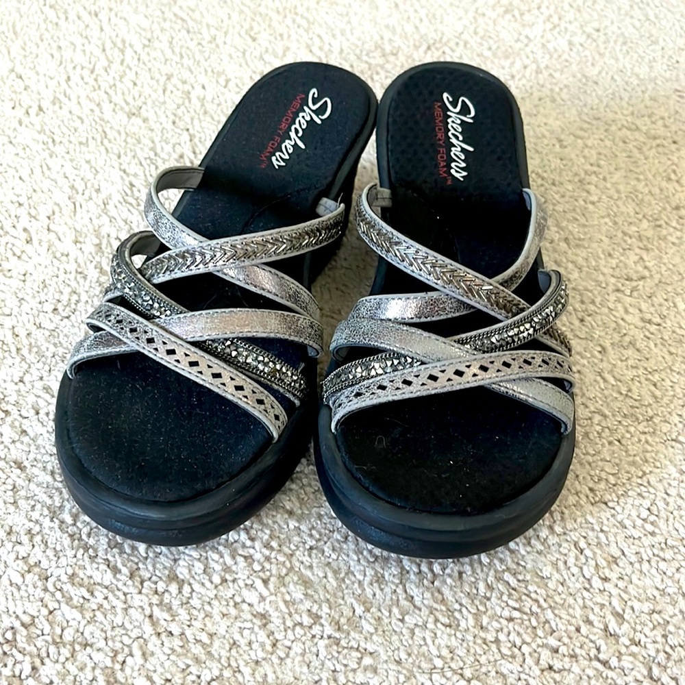 Skechers Women's Rumbler Wave-New Lassie Wedge Sandal, Memory foam.